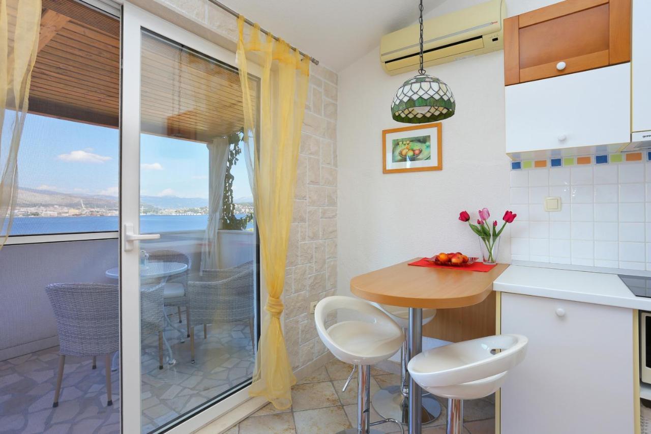 Apartments By The Sea Okrug Donji, Ciovo - 12502 Okrug Gornji Exteriör bild
